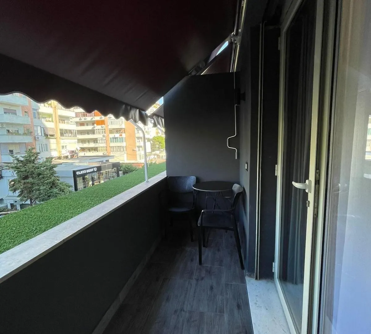 Peaky Hotel Durrës 4*,