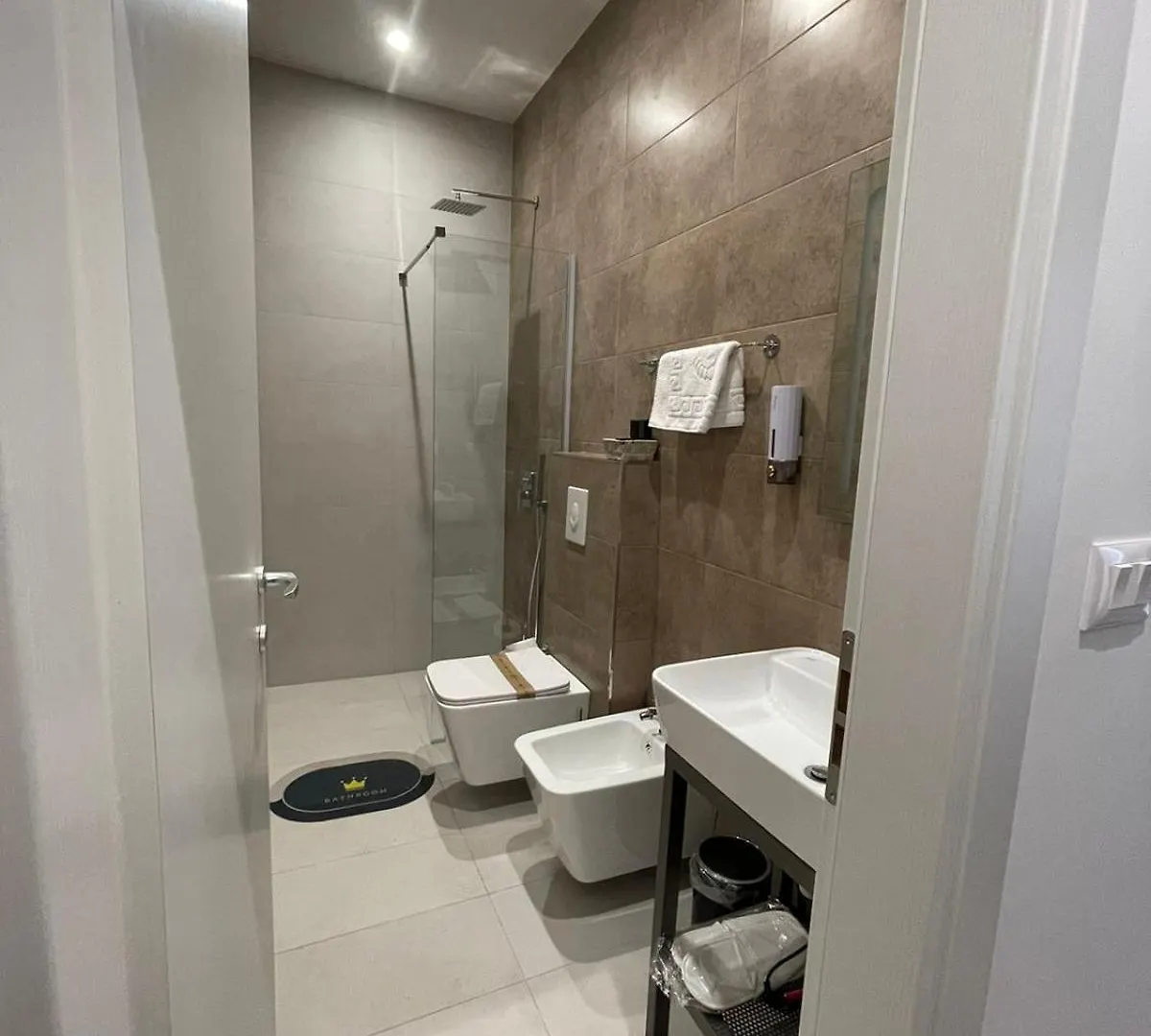 Peaky Hotel Durres 4*,