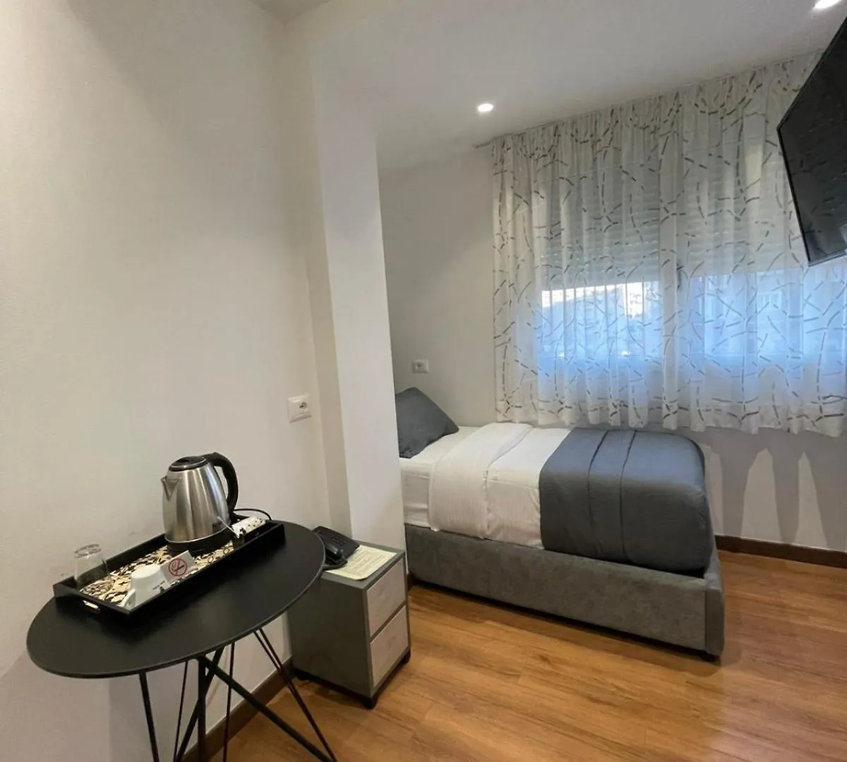 Peaky Hotel Durres