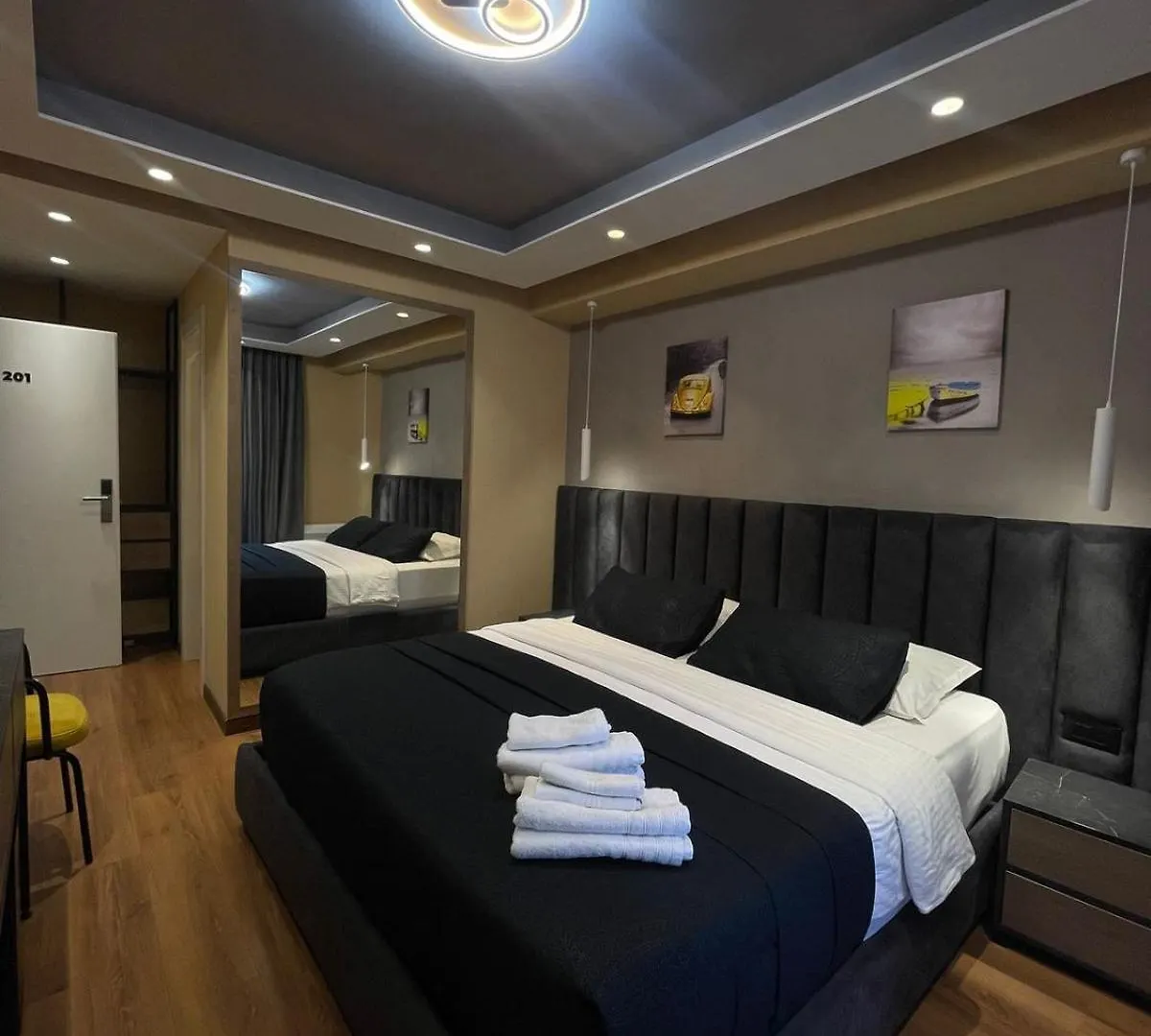 Peaky Hotel Durres